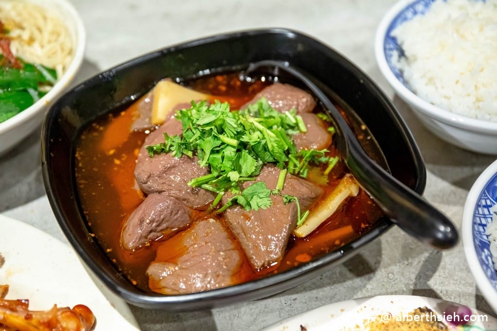 台北阿城鵝肉吉林店｜煙燻鵝肉必吃，米其林必比登推介