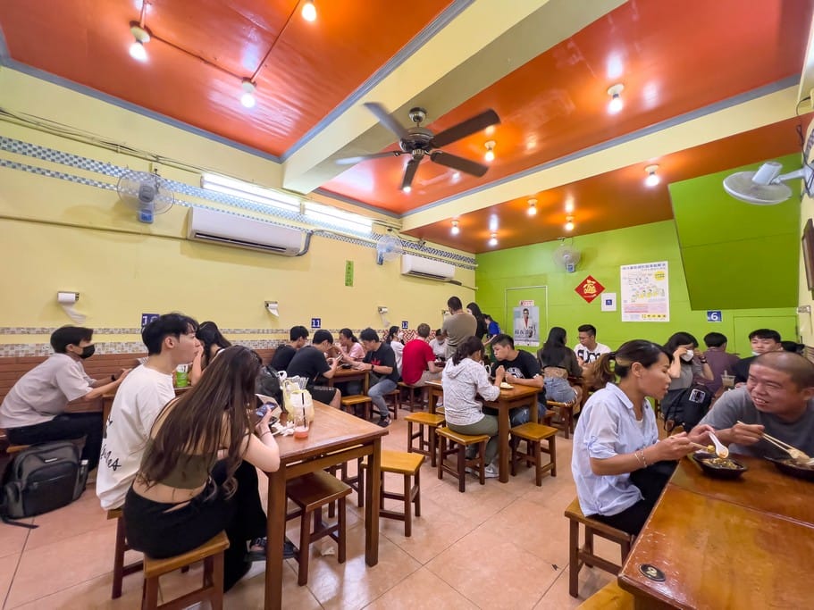 簡師傅麻辣臭豆腐|桃園中壢夜市排隊美食,湯頭濃郁重口味 - 第9張圖 簡師傅麻辣臭豆腐|桃園中壢夜市排隊美食,湯頭濃郁重口味