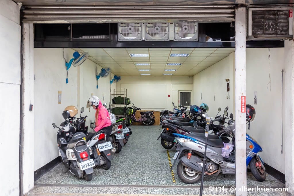 上野烤肉飯中壢總店｜便當菜單價格，附車位的在地超狂排隊店