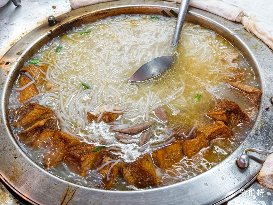 桃園早餐推薦｜在地人激推南門市場米粉湯，必點超嫩油豆腐回味古早味