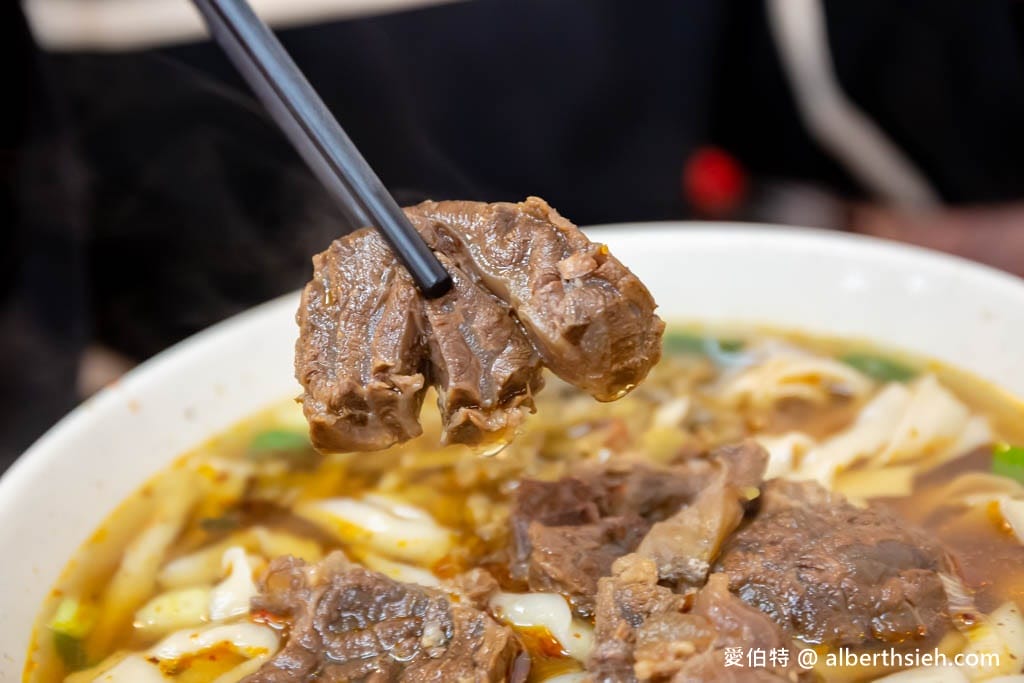 桃園八德來來牛肉麵,在地飄香30年,刀削麵Q彈有咬勁很好吃! - 第10張圖 桃園八德來來牛肉麵,在地飄香30年,刀削麵Q彈有咬勁很好吃!