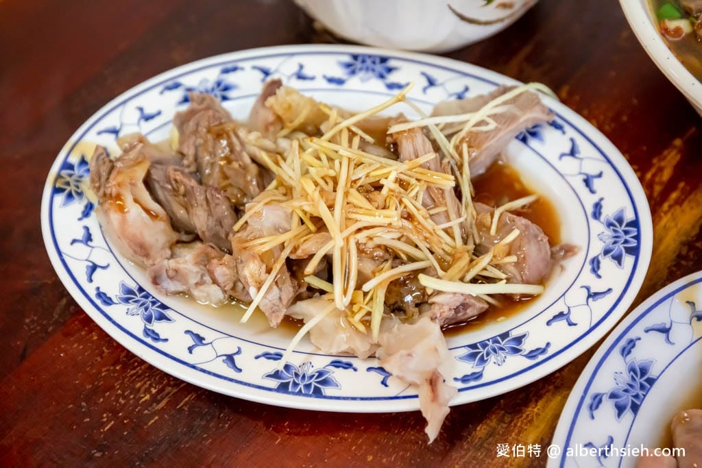 桃園八德來來牛肉麵,在地飄香30年,刀削麵Q彈有咬勁很好吃! - 第14張圖 桃園八德來來牛肉麵,在地飄香30年,刀削麵Q彈有咬勁很好吃!