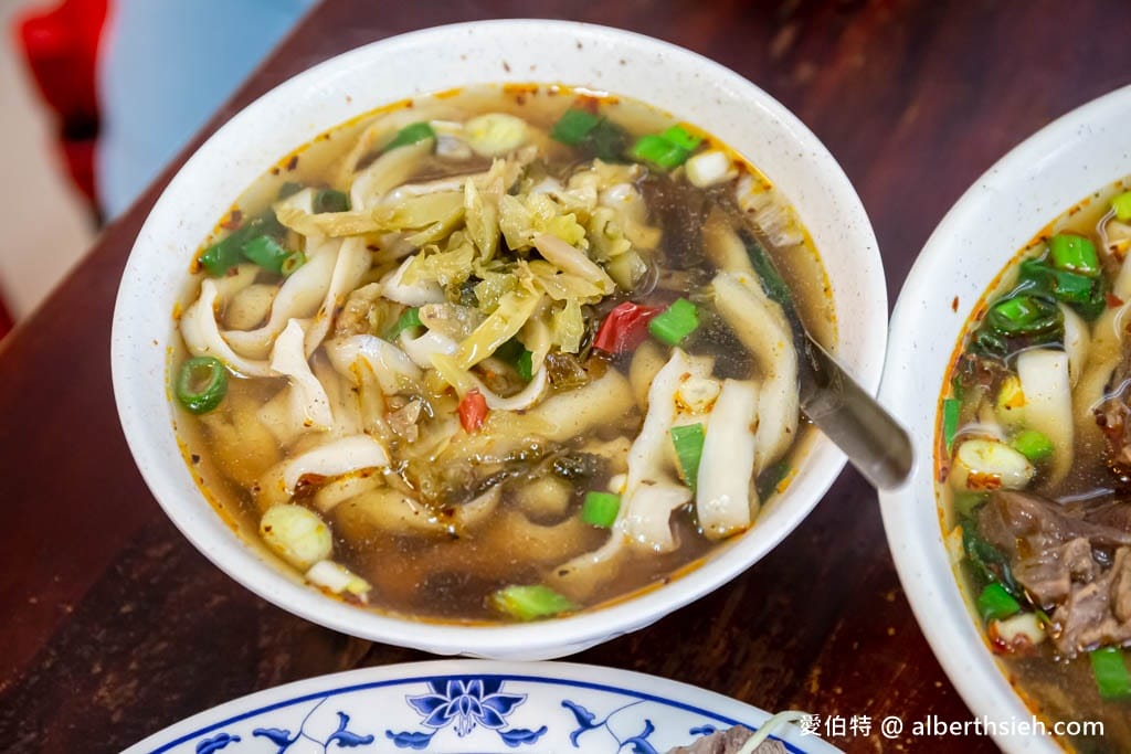 桃園八德來來牛肉麵,在地飄香30年,刀削麵Q彈有咬勁很好吃! - 第13張圖 桃園八德來來牛肉麵,在地飄香30年,刀削麵Q彈有咬勁很好吃!