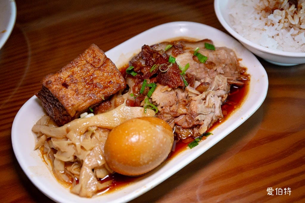 壹等品霸王豬腳-中壢中央店｜A22老街溪站，充滿膠質麵線好吃