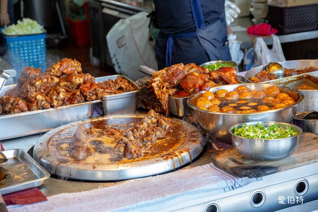 壹等品霸王豬腳-中壢中央店｜A22老街溪站，充滿膠質麵線好吃