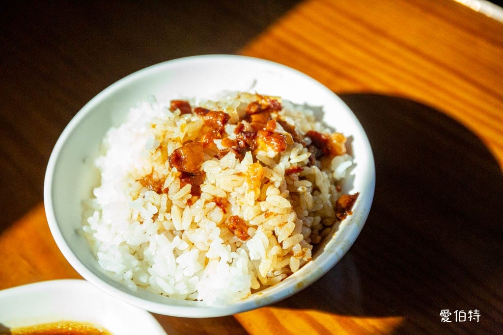 壹等品霸王豬腳-中壢中央店｜A22老街溪站，充滿膠質麵線好吃