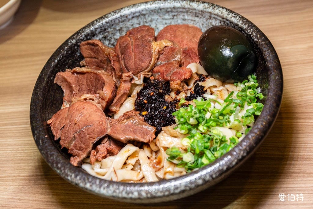 好鑫吉牛肉麵日式拉麵｜桃園龜山自助吧吃到飽，霜淇淋豆花豆漿