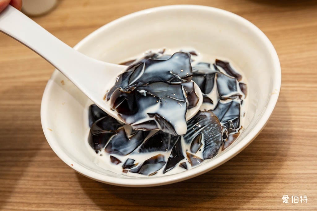 好鑫吉牛肉麵日式拉麵｜桃園龜山自助吧吃到飽，霜淇淋豆花豆漿