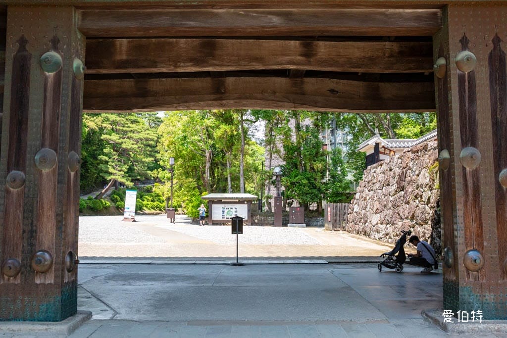 高知必去景點｜高知城，日本100名城，唯一保留整個本丸建築群的古城