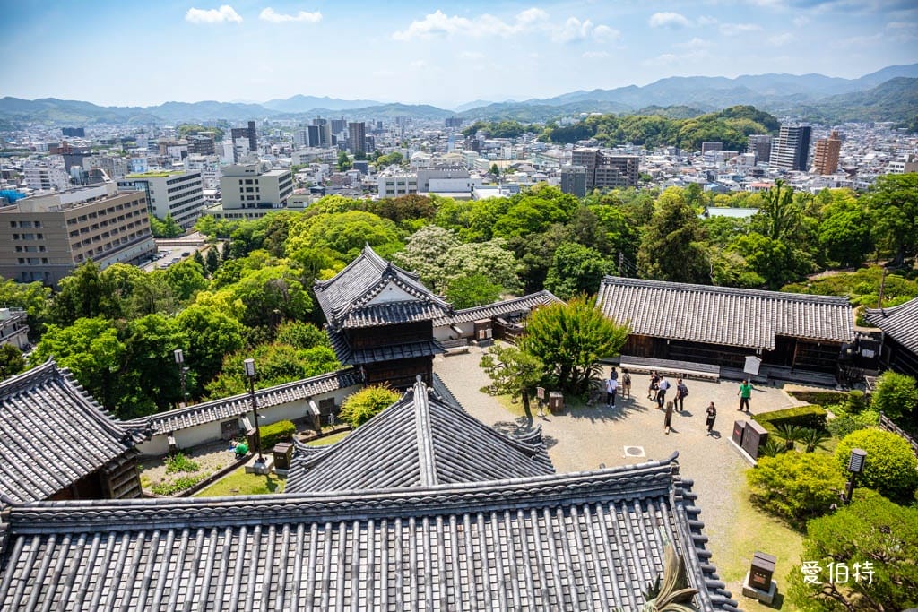 高知必去景點｜高知城，日本100名城，唯一保留整個本丸建築群的古城