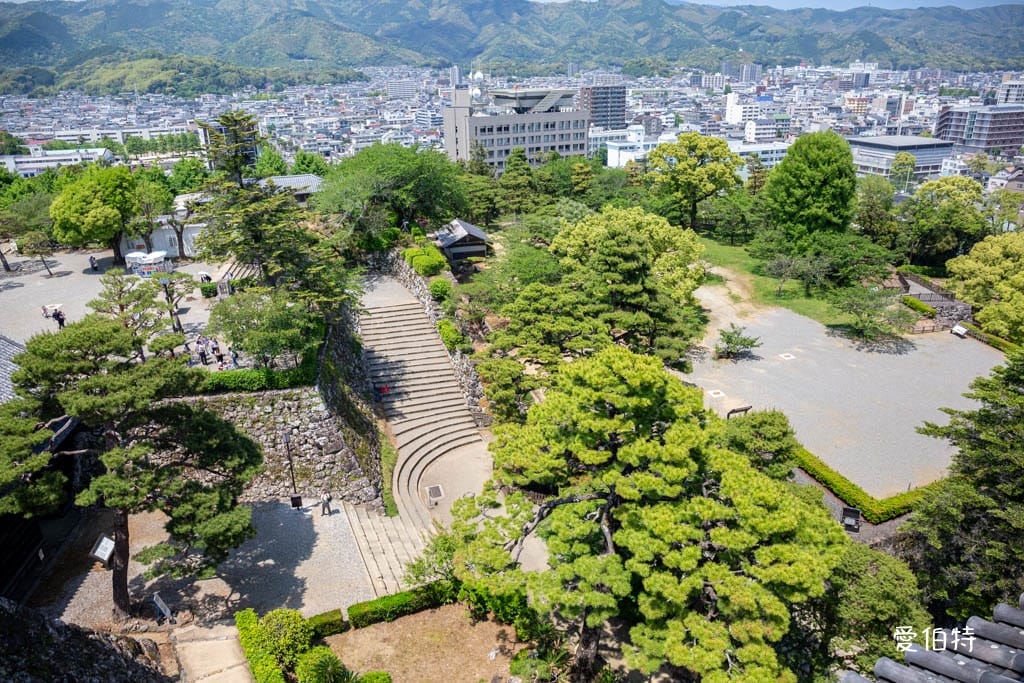 高知必去景點｜高知城，日本100名城，唯一保留整個本丸建築群的古城