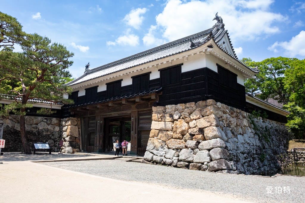 高知必去景點｜高知城，日本100名城，唯一保留整個本丸建築群的古城