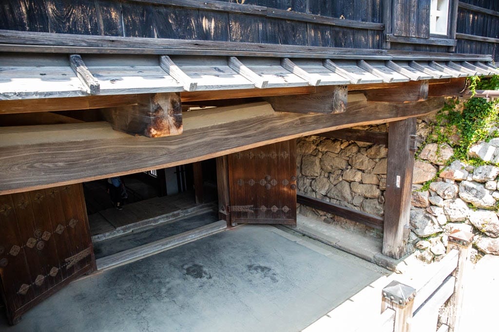 高知必去景點｜高知城，日本100名城，唯一保留整個本丸建築群的古城