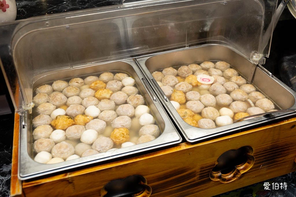 艾佳牛排館｜桃園藝文特區吃到飽，300元爽吃70道Buffet