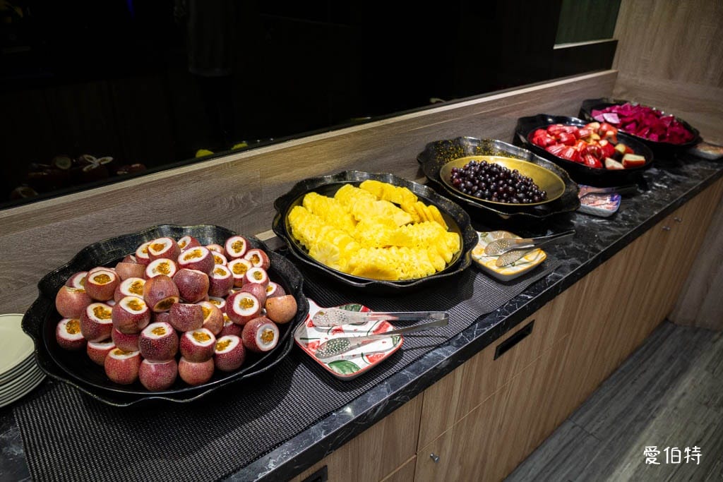 艾佳牛排館｜桃園藝文特區吃到飽，300元爽吃70道Buffet