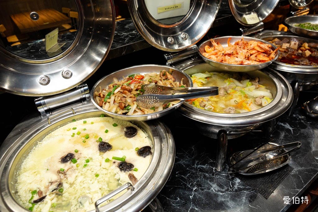 艾佳牛排館｜桃園藝文特區吃到飽，300元爽吃70道Buffet