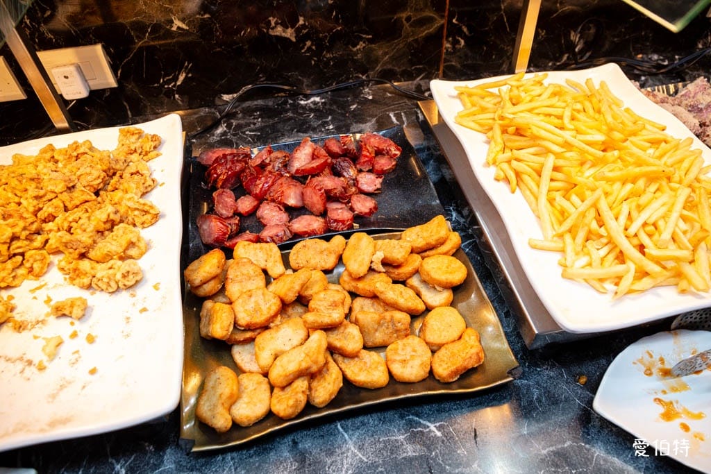 艾佳牛排館｜桃園藝文特區吃到飽，300元爽吃70道Buffet