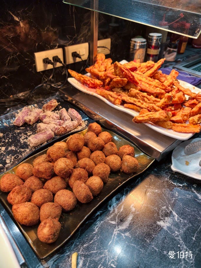 艾佳牛排館｜桃園藝文特區吃到飽，300元爽吃70道Buffet