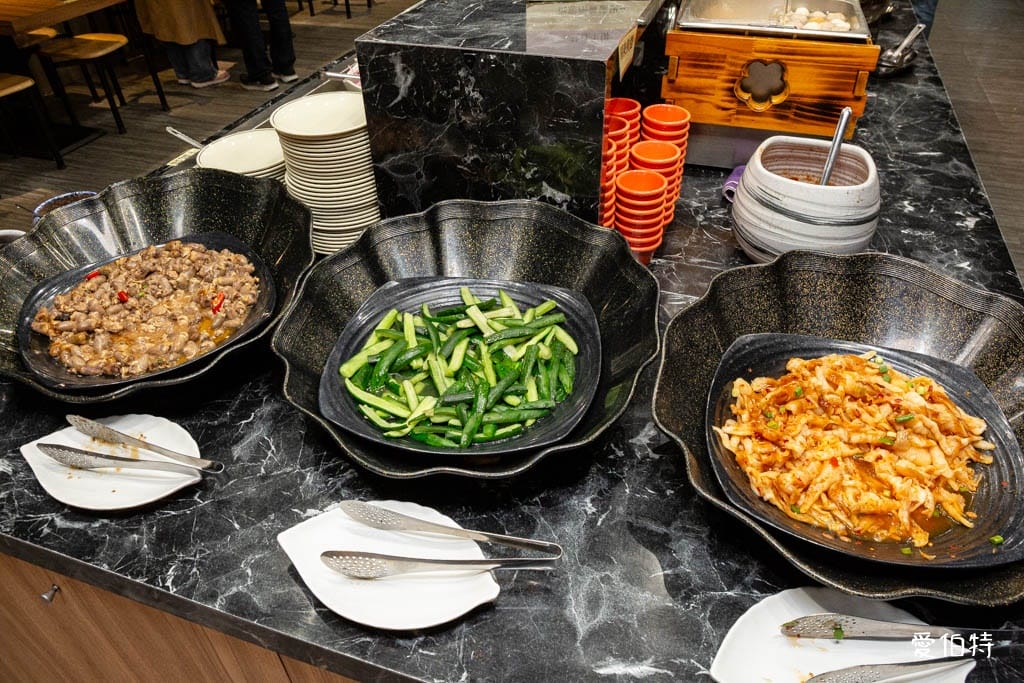 艾佳牛排館｜桃園藝文特區吃到飽，300元爽吃70道Buffet