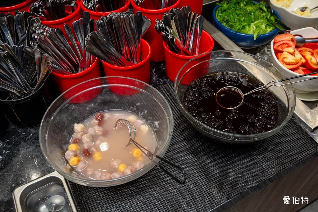 艾佳牛排館｜桃園藝文特區吃到飽，300元爽吃70道Buffet