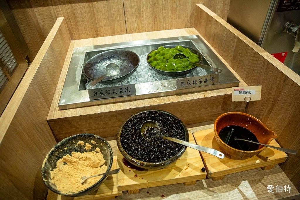 桃園火鍋吃到飽推薦｜和牛涮同德店，858澳洲和牛、炙燒壽司鯛魚燒
