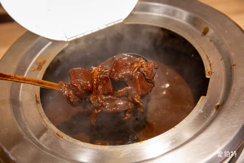 桃園火鍋吃到飽推薦｜和牛涮同德店，858澳洲和牛、炙燒壽司鯛魚燒