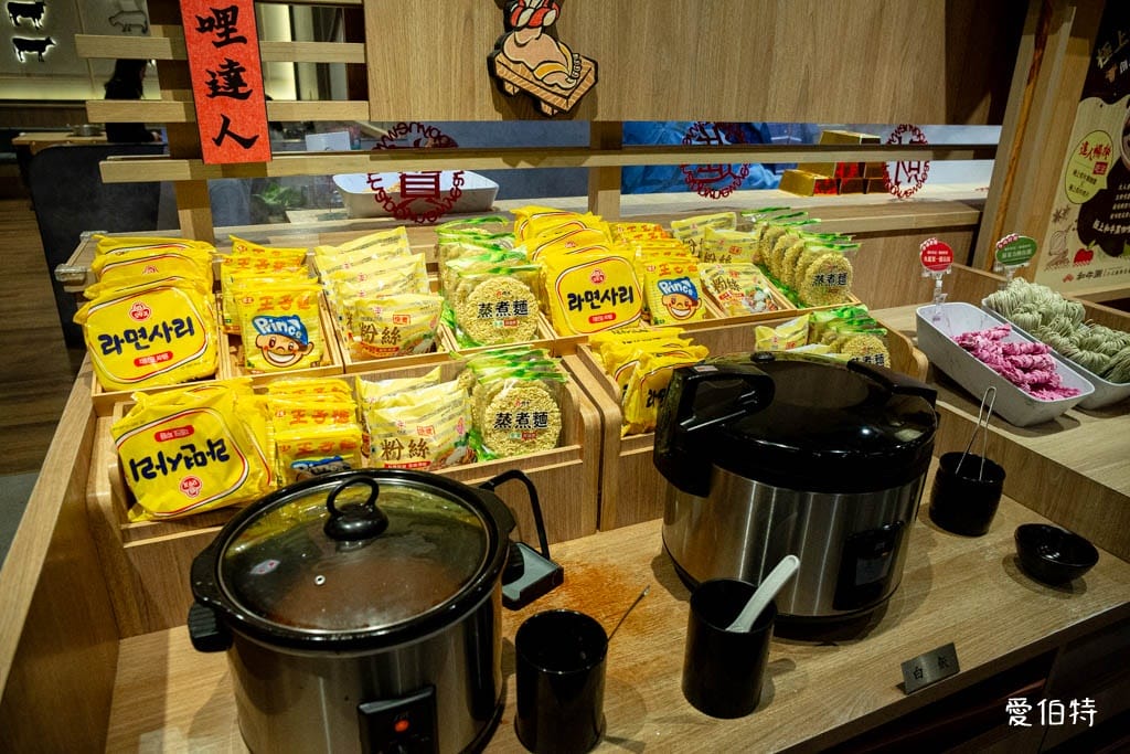 桃園火鍋吃到飽推薦｜和牛涮同德店，858澳洲和牛、炙燒壽司鯛魚燒