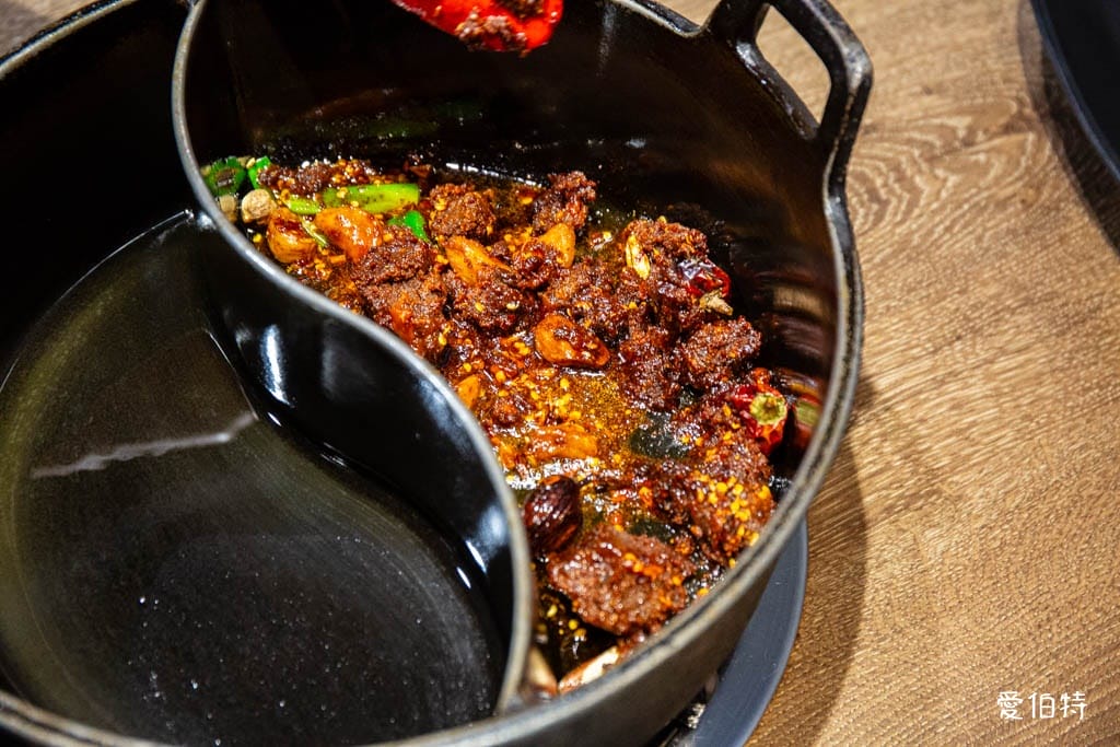 中壢肉多多火鍋吃到飽|平假日不限時!輕量級套餐299元起,蔬食自助吧吃到飽,CP值超高!(西門店.淡水店例假日除外,湯底.服務費另計) - 第23張圖 中壢肉多多火鍋吃到飽|平假日不限時!輕量級套餐299元起,蔬食自助吧吃到飽,CP值超高!(西門店.淡水店例假日除外,湯底.服務費另計)