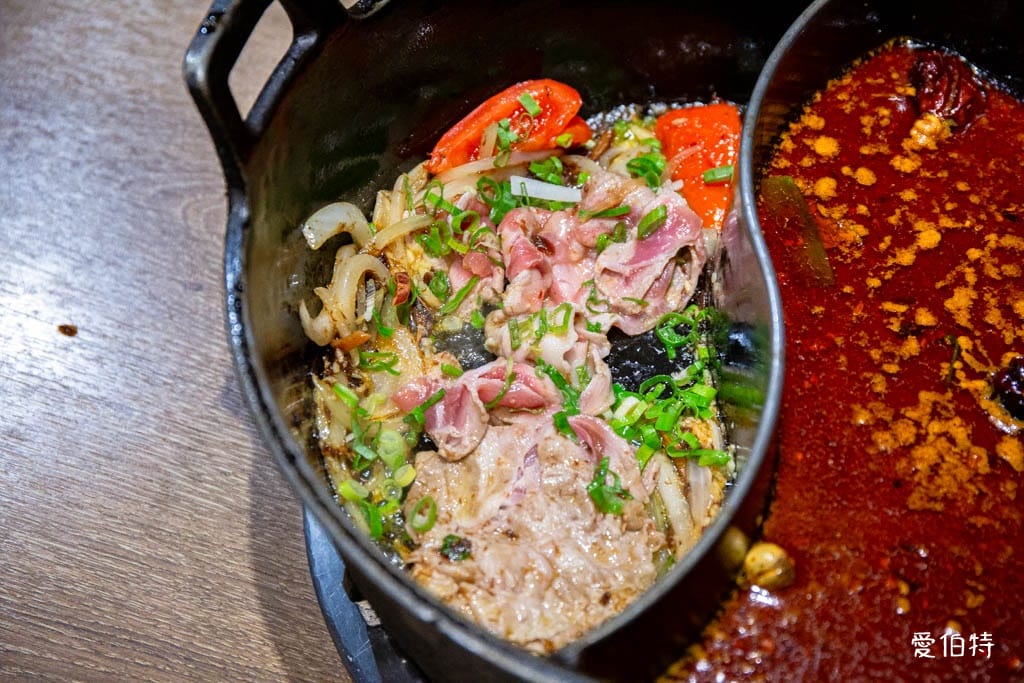 中壢肉多多火鍋吃到飽|平假日不限時!輕量級套餐299元起,蔬食自助吧吃到飽,CP值超高!(西門店.淡水店例假日除外,湯底.服務費另計) - 第29張圖 中壢肉多多火鍋吃到飽|平假日不限時!輕量級套餐299元起,蔬食自助吧吃到飽,CP值超高!(西門店.淡水店例假日除外,湯底.服務費另計)