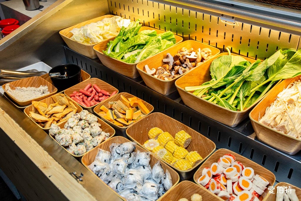 中壢肉多多火鍋吃到飽|平假日不限時!輕量級套餐299元起,蔬食自助吧吃到飽,CP值超高!(西門店.淡水店例假日除外,湯底.服務費另計) - 第12張圖 中壢肉多多火鍋吃到飽|平假日不限時!輕量級套餐299元起,蔬食自助吧吃到飽,CP值超高!(西門店.淡水店例假日除外,湯底.服務費另計)