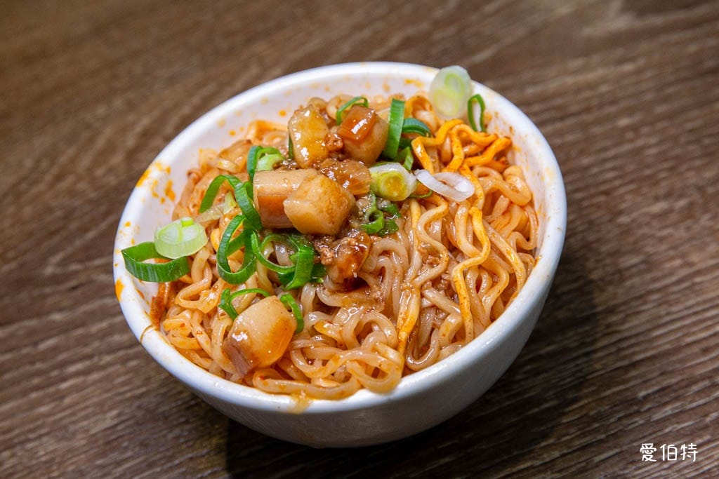 中壢肉多多火鍋吃到飽|平假日不限時!輕量級套餐299元起,蔬食自助吧吃到飽,CP值超高!(西門店.淡水店例假日除外,湯底.服務費另計) - 第16張圖 中壢肉多多火鍋吃到飽|平假日不限時!輕量級套餐299元起,蔬食自助吧吃到飽,CP值超高!(西門店.淡水店例假日除外,湯底.服務費另計)