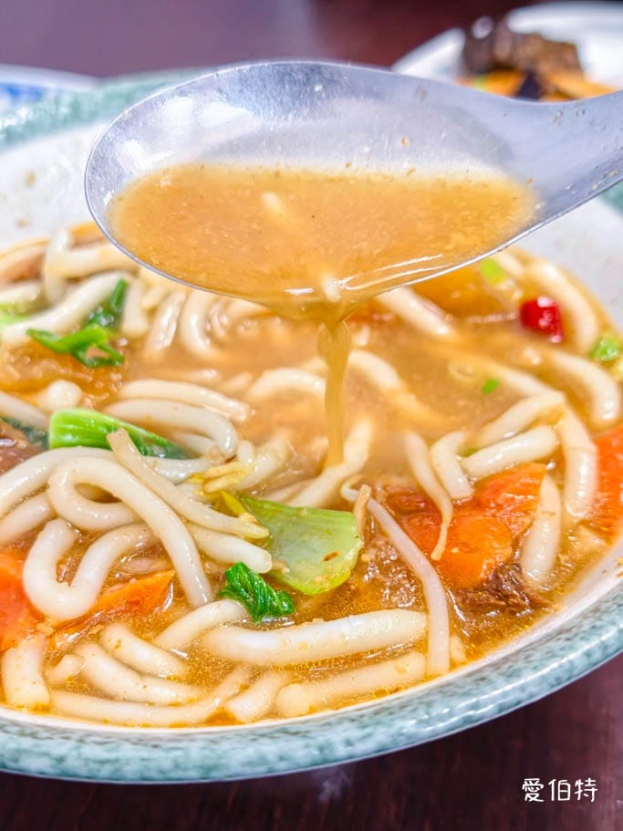 桃園平鎮范媽媽客家麵食館｜必點生煎蘿蔔糕，紅燒湯麵系列