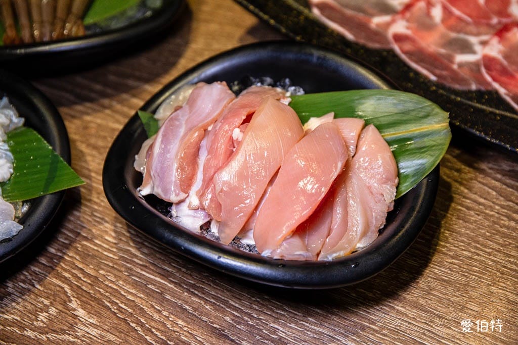 中壢肉多多火鍋吃到飽|平假日不限時!輕量級套餐299元起,蔬食自助吧吃到飽,CP值超高!(西門店.淡水店例假日除外,湯底.服務費另計) - 第37張圖 中壢肉多多火鍋吃到飽|平假日不限時!輕量級套餐299元起,蔬食自助吧吃到飽,CP值超高!(西門店.淡水店例假日除外,湯底.服務費另計)