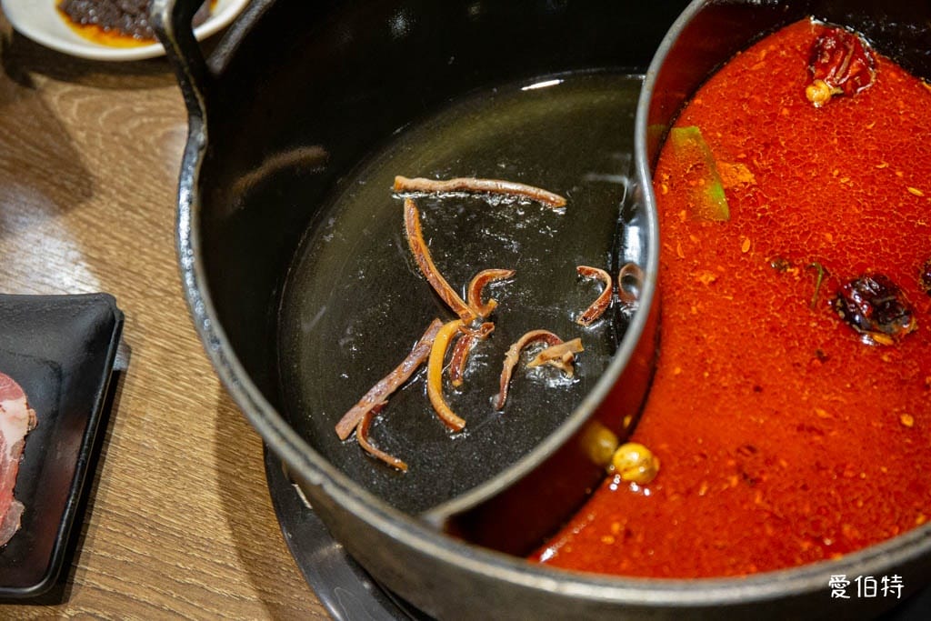 中壢肉多多火鍋吃到飽|平假日不限時!輕量級套餐299元起,蔬食自助吧吃到飽,CP值超高!(西門店.淡水店例假日除外,湯底.服務費另計) - 第27張圖 中壢肉多多火鍋吃到飽|平假日不限時!輕量級套餐299元起,蔬食自助吧吃到飽,CP值超高!(西門店.淡水店例假日除外,湯底.服務費另計)