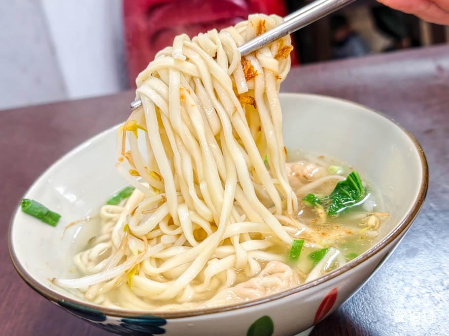 桃園平鎮范媽媽客家麵食館｜必點生煎蘿蔔糕，紅燒湯麵系列