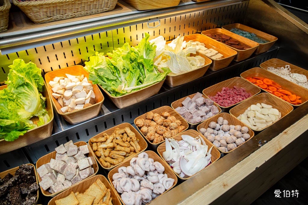 中壢肉多多火鍋吃到飽|平假日不限時!輕量級套餐299元起,蔬食自助吧吃到飽,CP值超高!(西門店.淡水店例假日除外,湯底.服務費另計) - 第11張圖 中壢肉多多火鍋吃到飽|平假日不限時!輕量級套餐299元起,蔬食自助吧吃到飽,CP值超高!(西門店.淡水店例假日除外,湯底.服務費另計)
