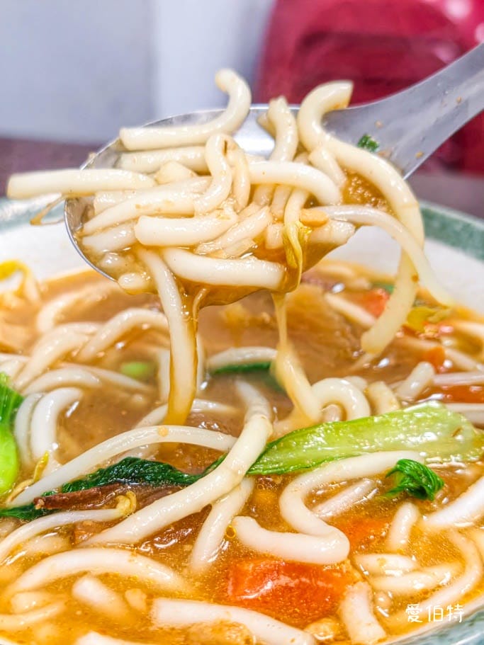 桃園平鎮范媽媽客家麵食館｜必點生煎蘿蔔糕，紅燒湯麵系列
