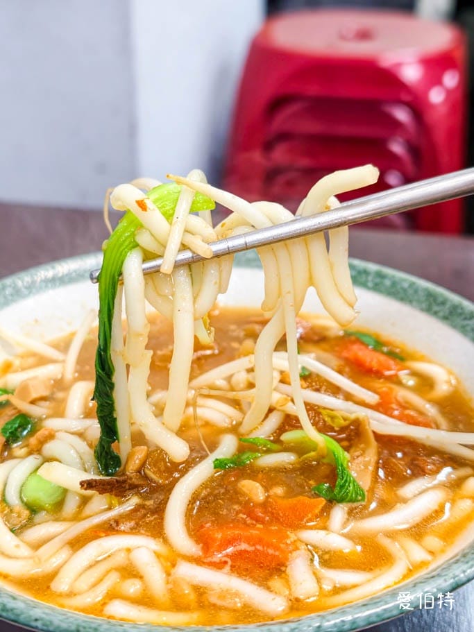 桃園平鎮范媽媽客家麵食館｜必點生煎蘿蔔糕，紅燒湯麵系列