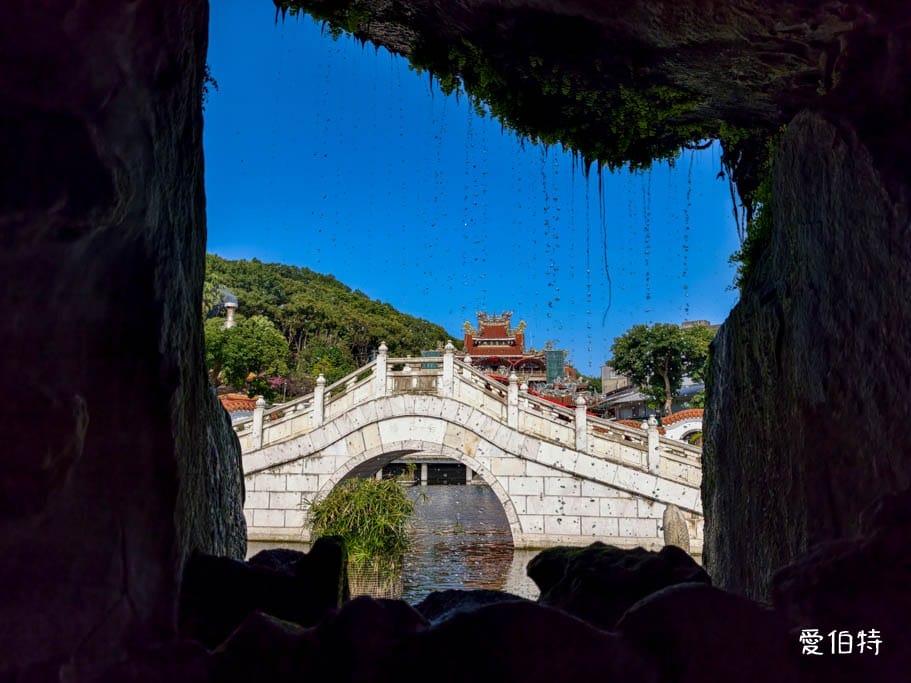 2026桃園龜山壽山巖觀音寺櫻花｜賞櫻花還可拜拜祈福