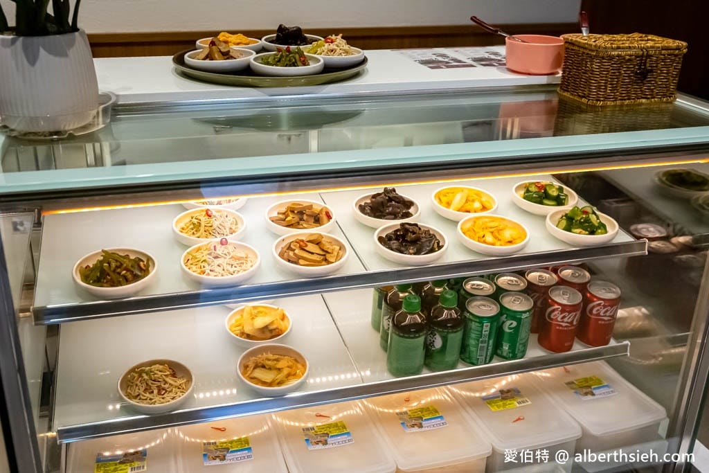 桃園平鎮美食推薦｜八柒麵館，極講究極濃郁牛肉麵湯頭