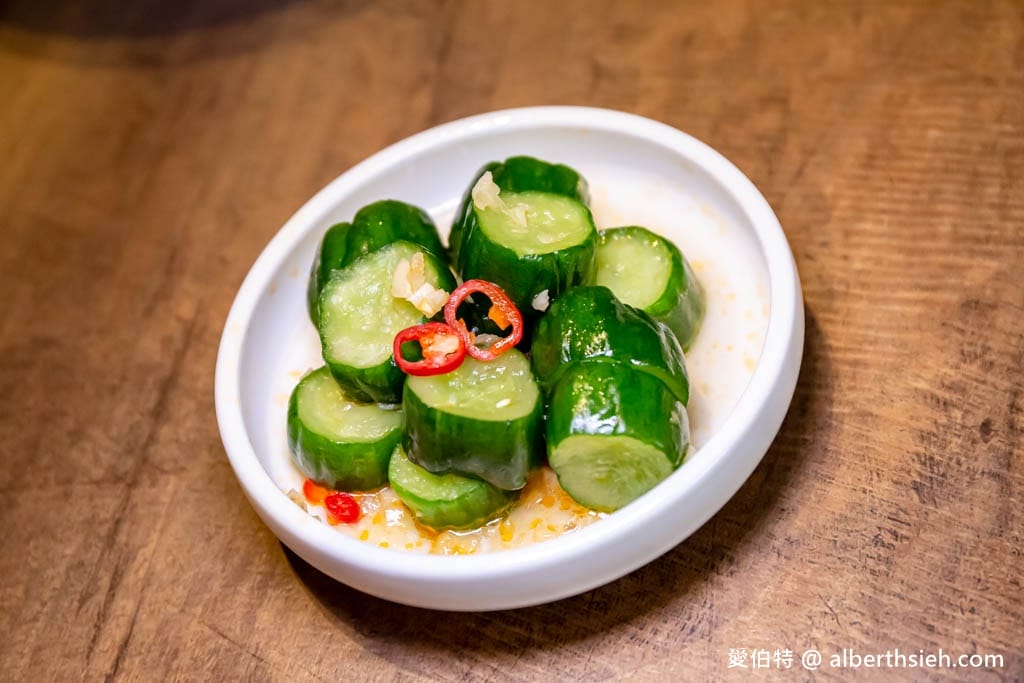 桃園平鎮美食推薦｜八柒麵館，極講究極濃郁牛肉麵湯頭