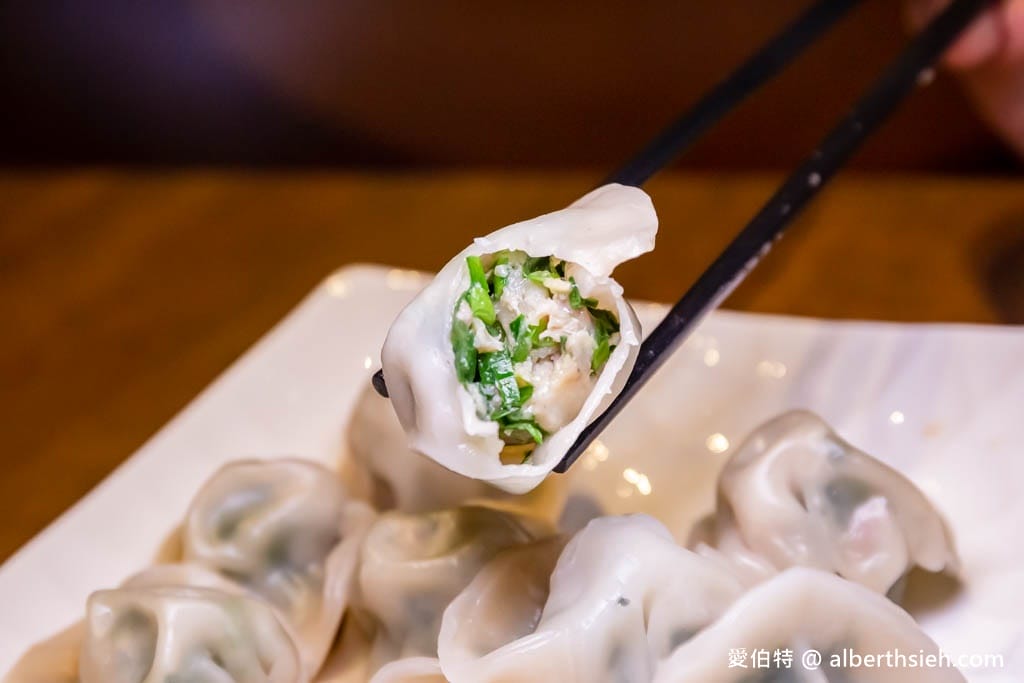 桃園平鎮美食推薦｜八柒麵館，極講究極濃郁牛肉麵湯頭