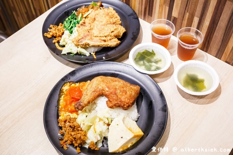 蔡家排骨長庚店｜林口龜山外送便當推薦，雞腿，比臉大雞排飯