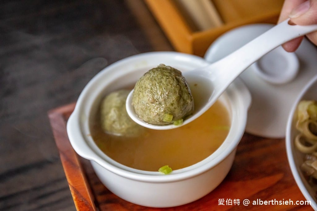 桃園龍潭美人世家咖啡廳｜快炒綠茶麵好吃，賞魯冰花最佳景觀