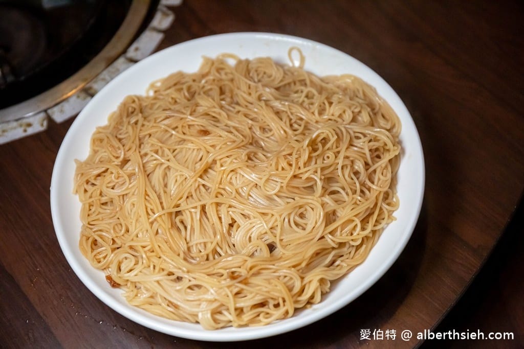 桃園龍潭羊肉爐推薦｜老絕養生羊肉爐，湯頭清爽不膩，帶皮羊超嫩