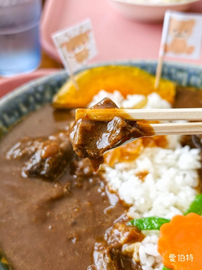 北海道美瑛四季彩之丘｜冬日雪景雪地橡皮艇體驗與熊肉鹿肉美食