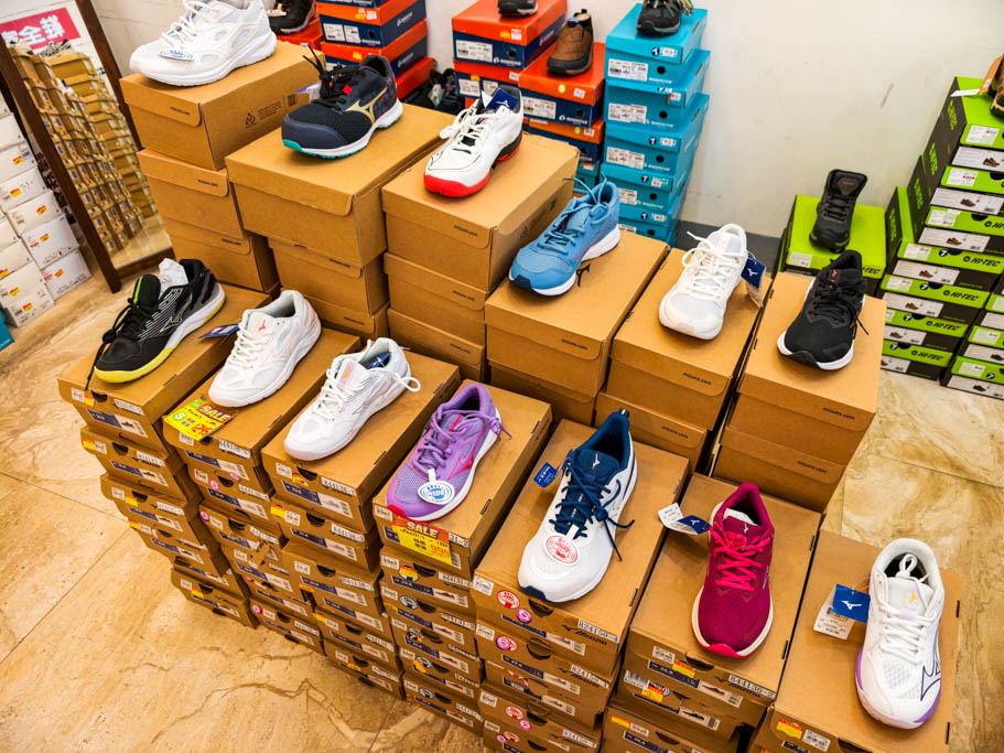 桃園鞋子特賣｜鞋全家福x昂路名鞋館5折起，NIKE、NB全家鞋款一站買齊