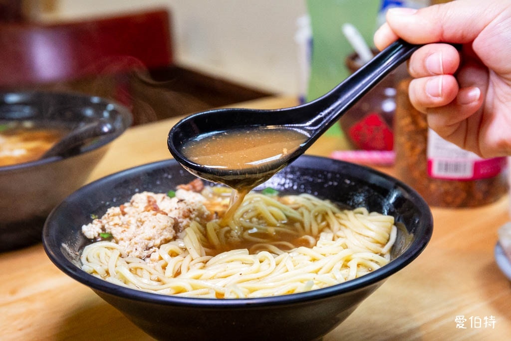 平鎮忠貞市場美食｜阿嬌米干，傳承60年純米手工，擺夷京東米線好吃