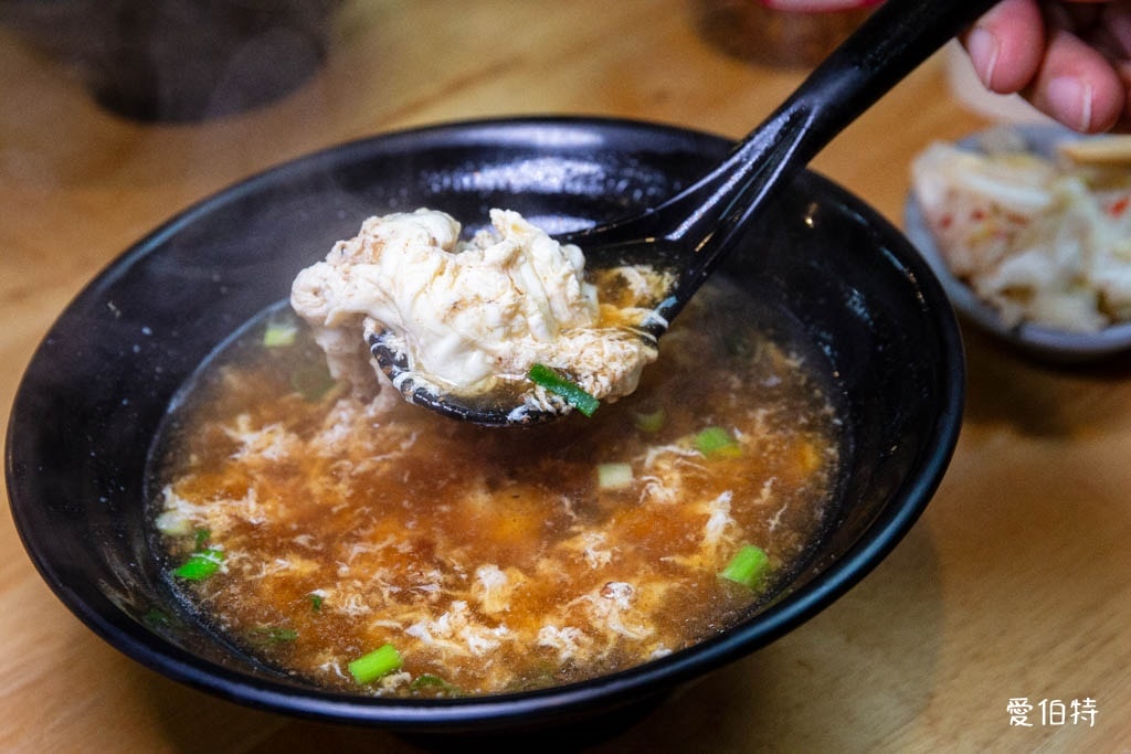 平鎮忠貞市場美食｜阿嬌米干，傳承60年純米手工，擺夷京東米線好吃