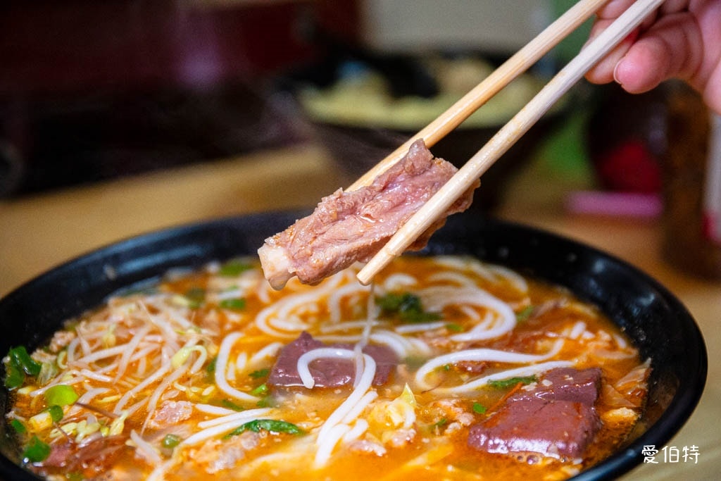 平鎮忠貞市場美食｜阿嬌米干，傳承60年純米手工，擺夷京東米線好吃